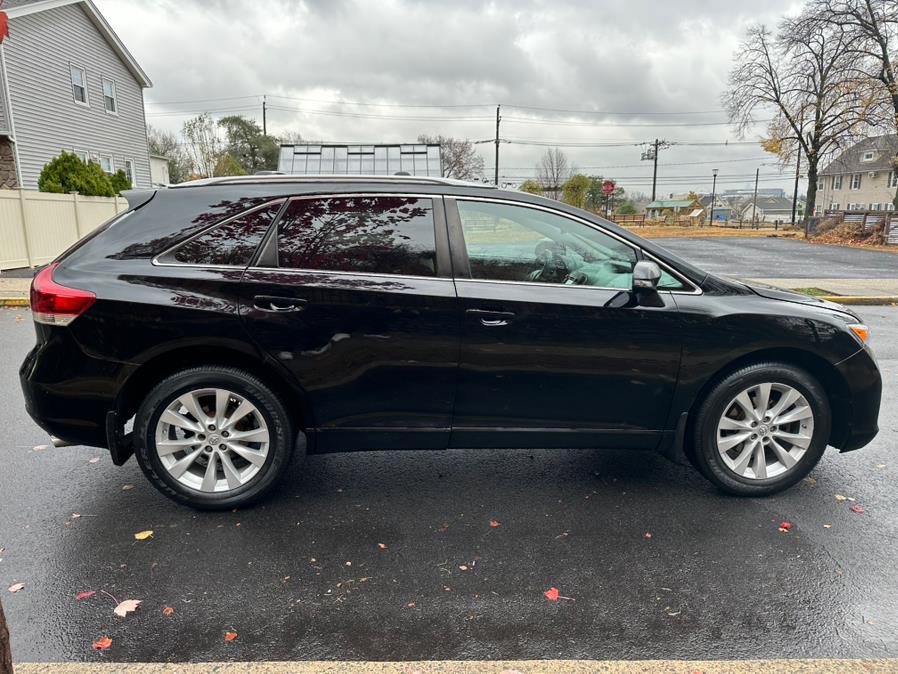 2015 Toyota Venza 4dr Wgn I4 AWD LE (Natl) photo