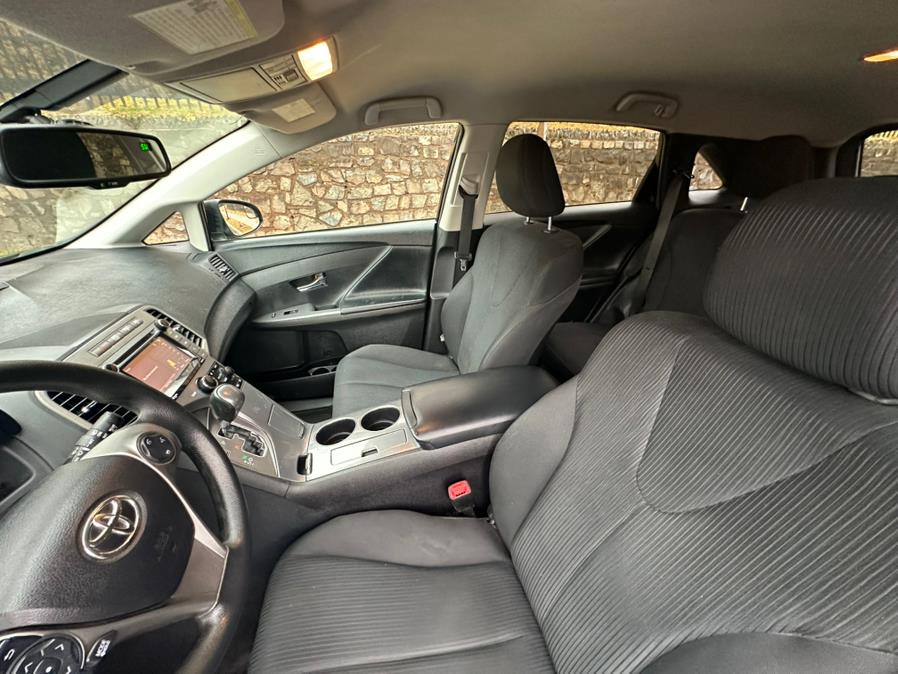 2015 Toyota Venza 4dr Wgn I4 AWD LE (Natl) photo