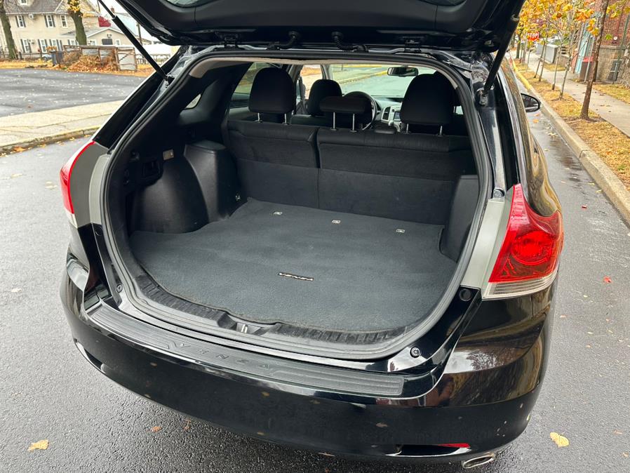 2015 Toyota Venza 4dr Wgn I4 AWD LE (Natl) photo