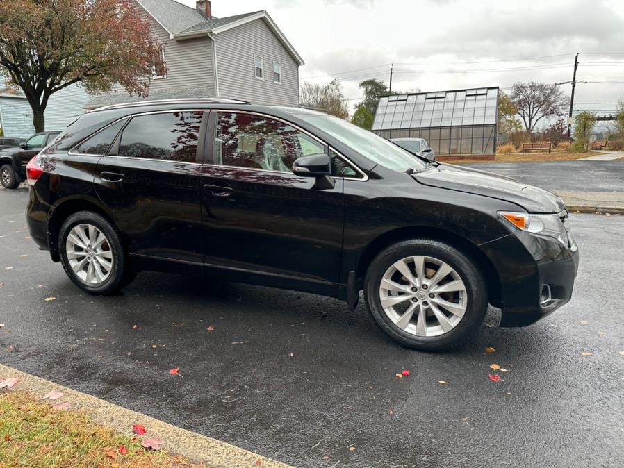 2015 Toyota Venza 4dr Wgn I4 AWD LE (Natl) photo