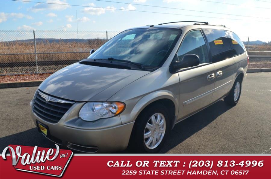 2007 Chrysler Town & Country Touring photo