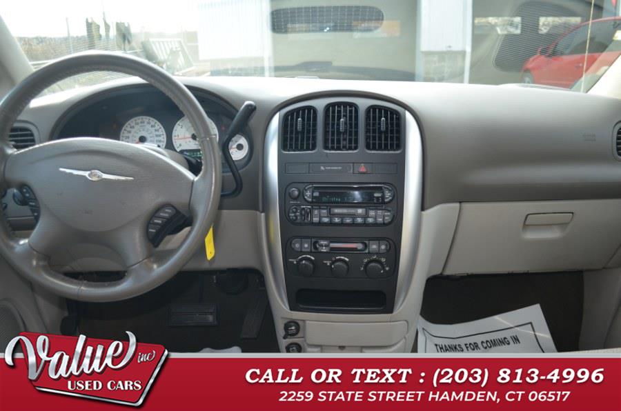 2007 Chrysler Town & Country Touring photo