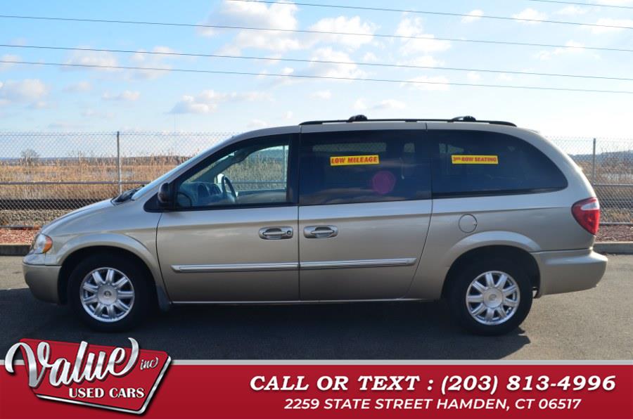 2007 Chrysler Town & Country Touring photo