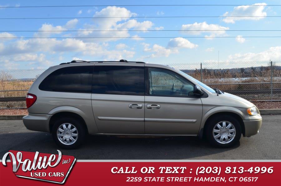 2007 Chrysler Town & Country Touring photo