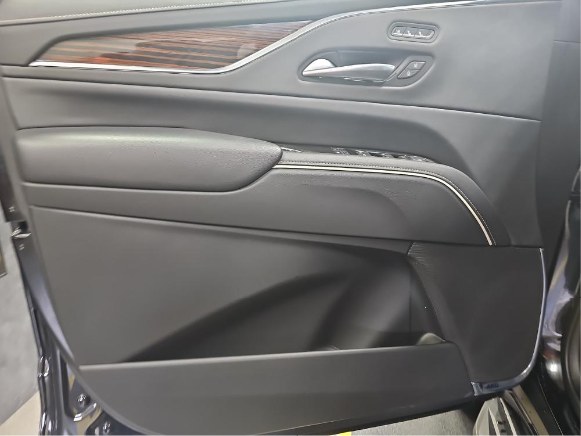 2023 Cadillac Escalade 4WD 4dr Premium Luxury photo