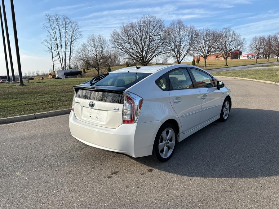 2013 Toyota Prius One photo