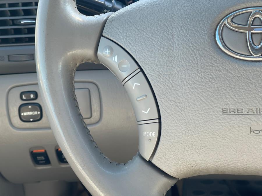 2010 Toyota Sienna XLE Limited photo