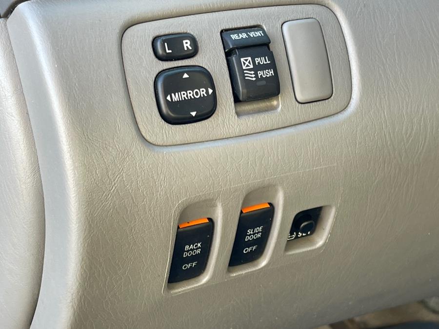 2010 Toyota Sienna XLE Limited photo
