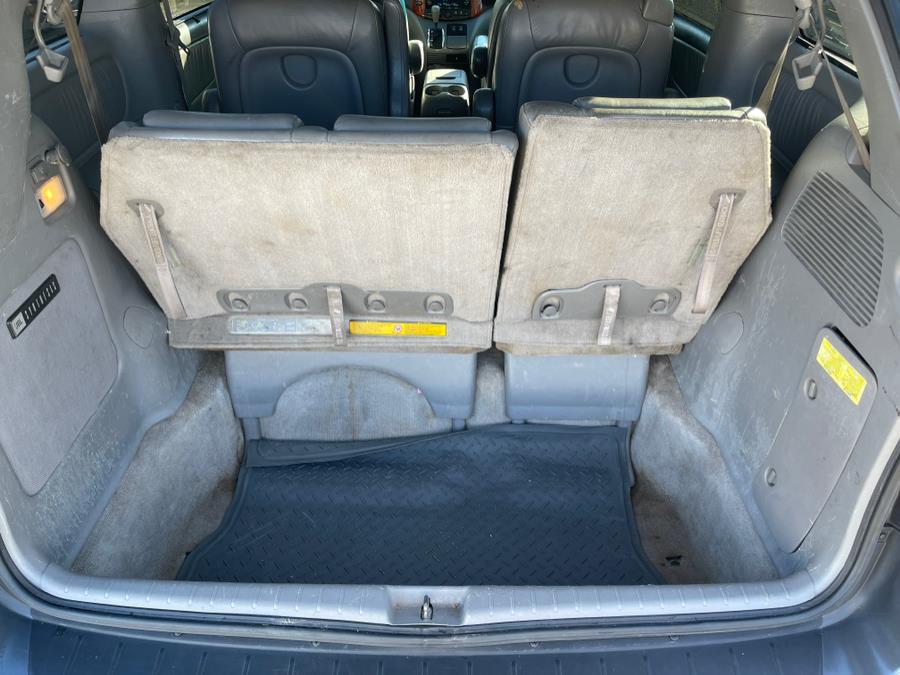 2010 Toyota Sienna XLE Limited photo