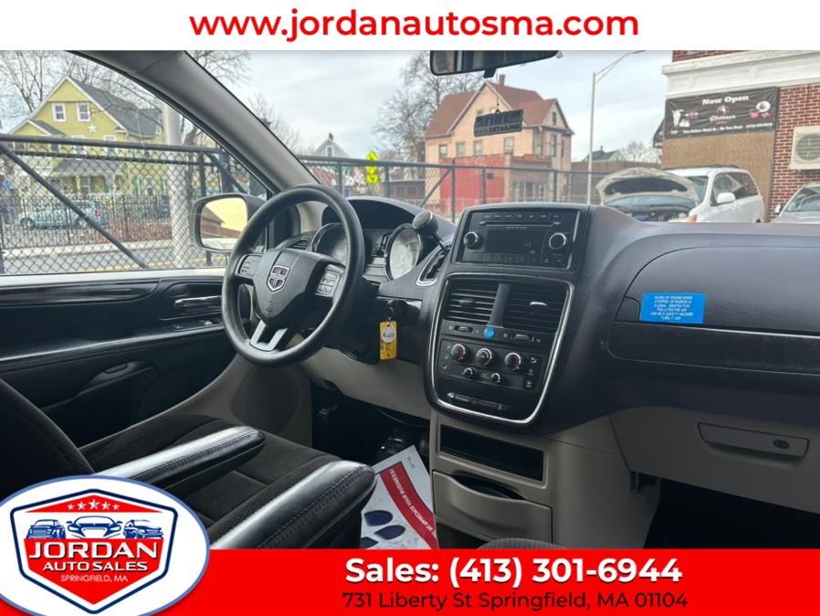 2013 Dodge Grand Caravan SE photo