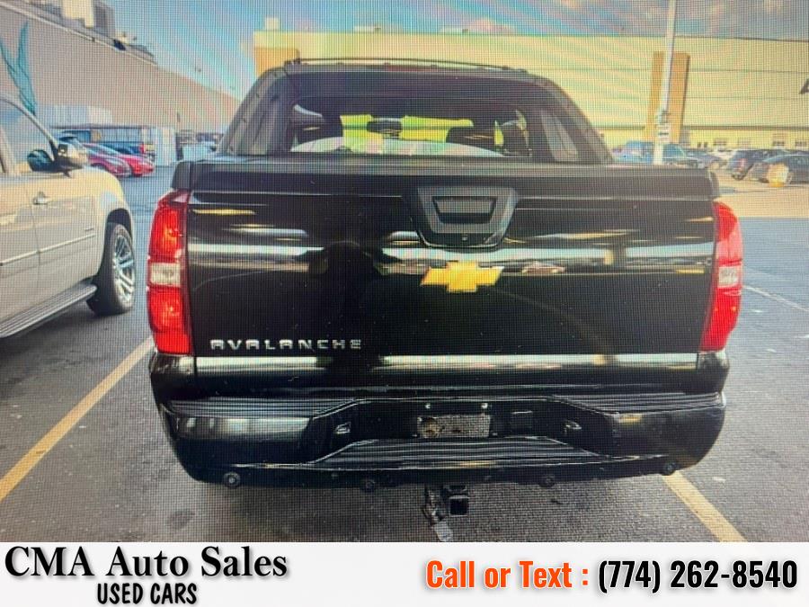 2012 Chevrolet Avalanche LS photo