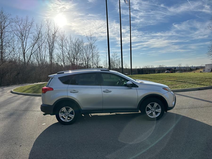 2013 Toyota RAV4 XLE photo