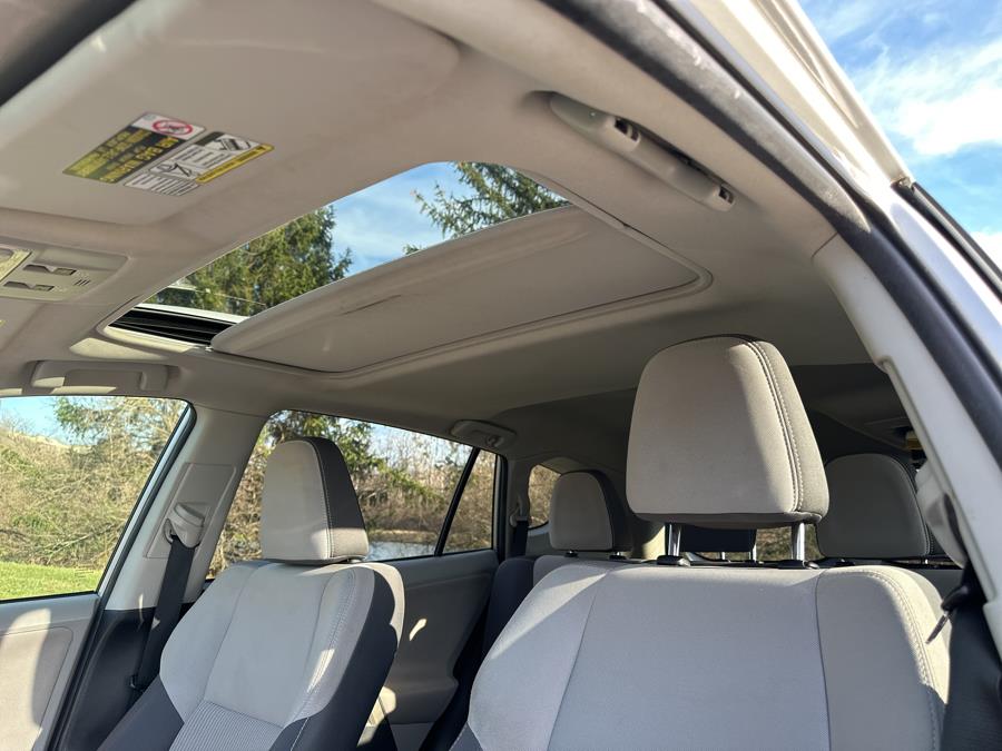 2013 Toyota RAV4 XLE photo