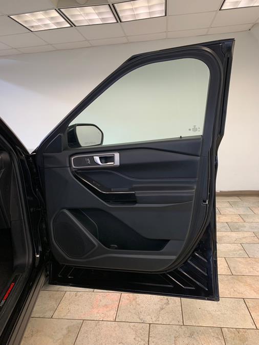 2021 Ford Explorer ST 4WD photo