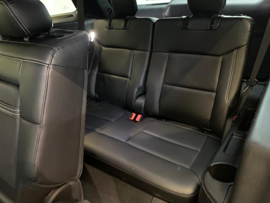 2021 Ford Explorer ST 4WD photo