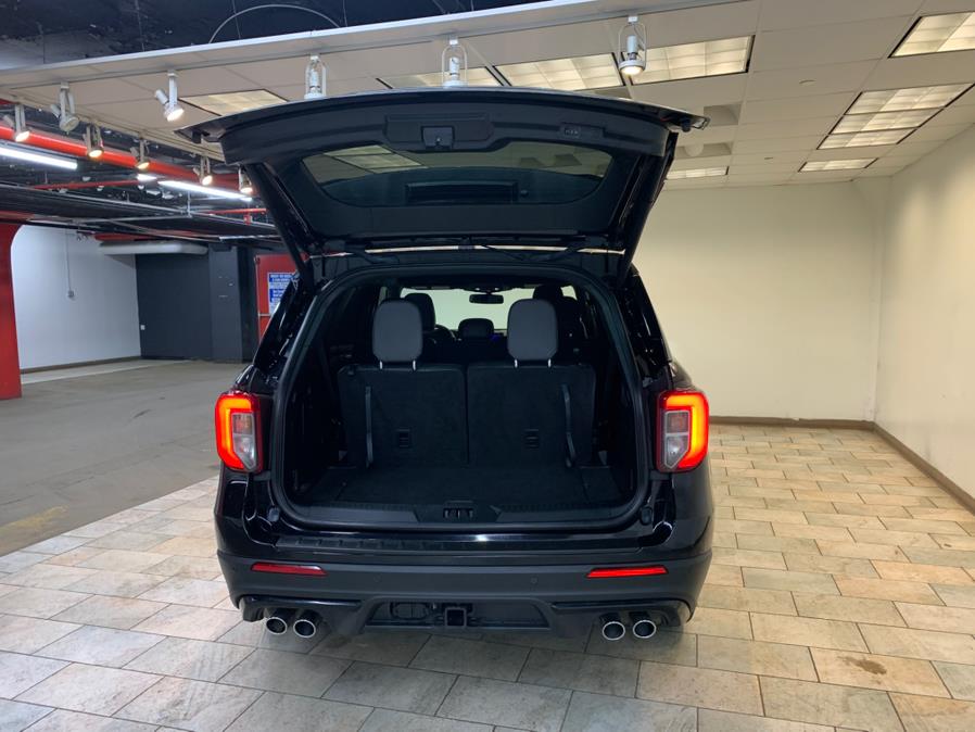 2021 Ford Explorer ST 4WD photo