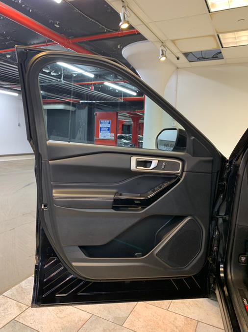 2021 Ford Explorer ST 4WD photo