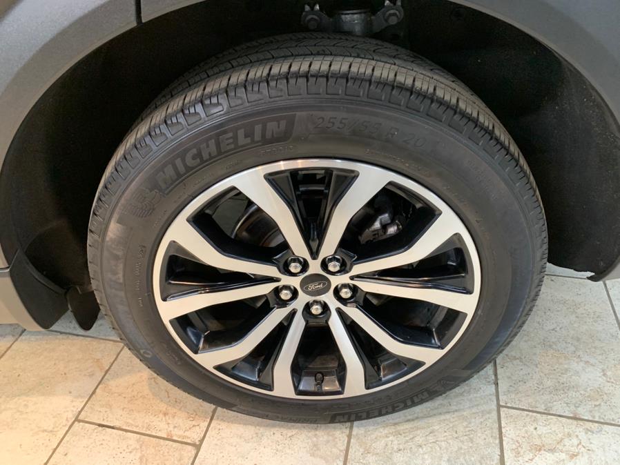 2021 Ford Explorer ST 4WD photo