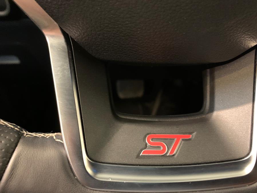 2021 Ford Explorer ST 4WD photo