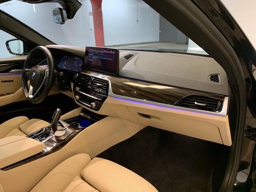 2022 BMW 5-Series 530i xDrive Sedan photo