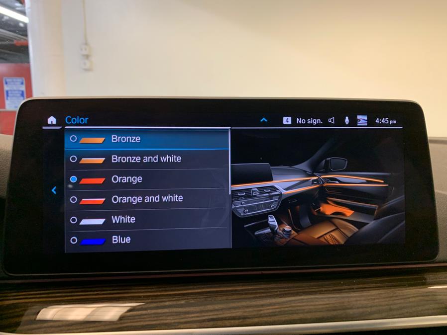 2022 BMW 5-Series 530i xDrive Sedan photo