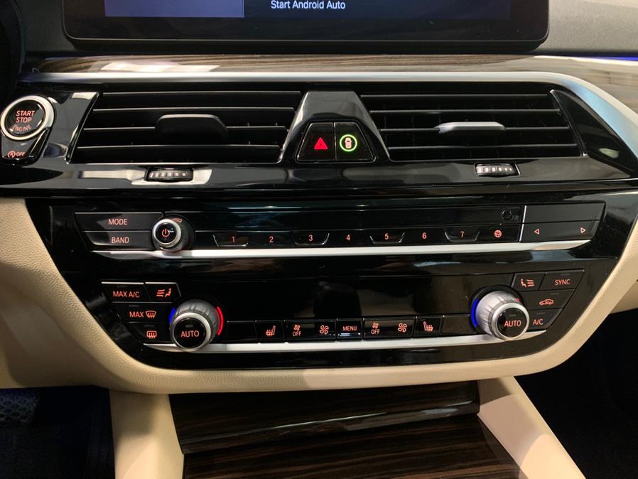 2022 BMW 5-Series 530i xDrive Sedan photo