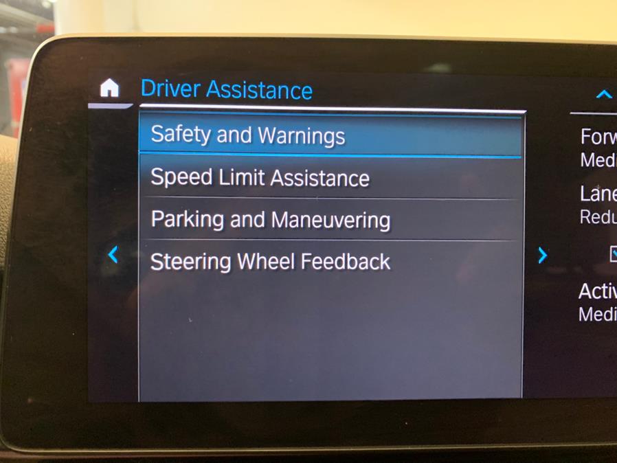 2022 BMW 5-Series 530i xDrive Sedan photo