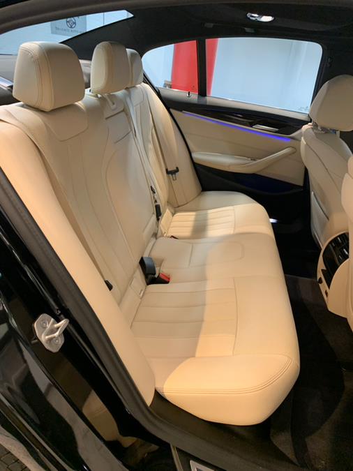 2022 BMW 5-Series 530i xDrive Sedan photo