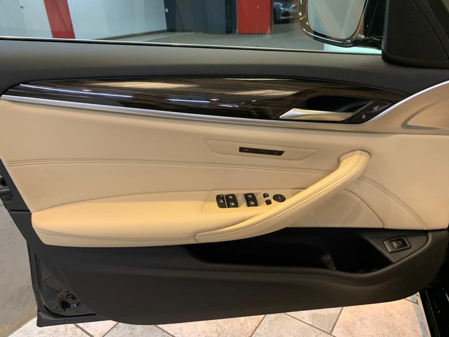 2022 BMW 5-Series 530i xDrive Sedan photo