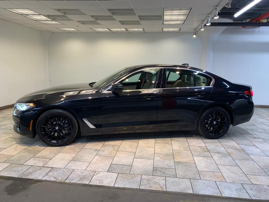 2022 BMW 5-Series 530i xDrive Sedan photo