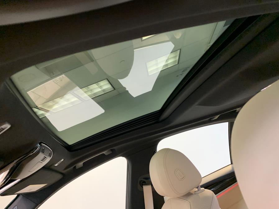 2022 BMW 5-Series 530i xDrive Sedan photo
