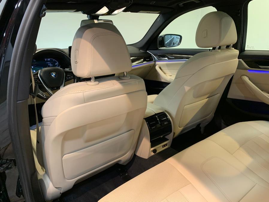 2022 BMW 5-Series 530i xDrive Sedan photo