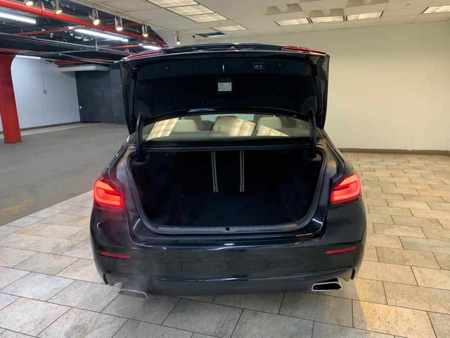 2022 BMW 5-Series 530i xDrive Sedan photo