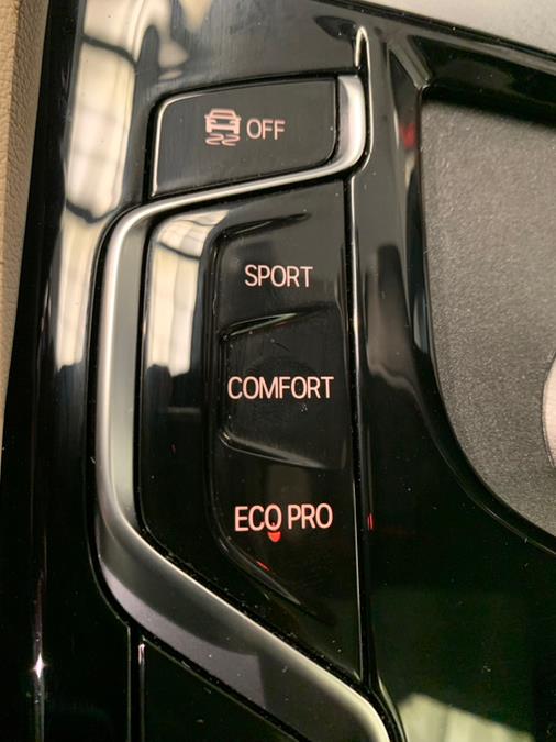 2022 BMW 5-Series 530i xDrive Sedan photo