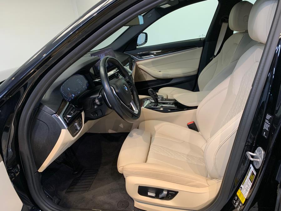 2022 BMW 5-Series 530i xDrive Sedan photo