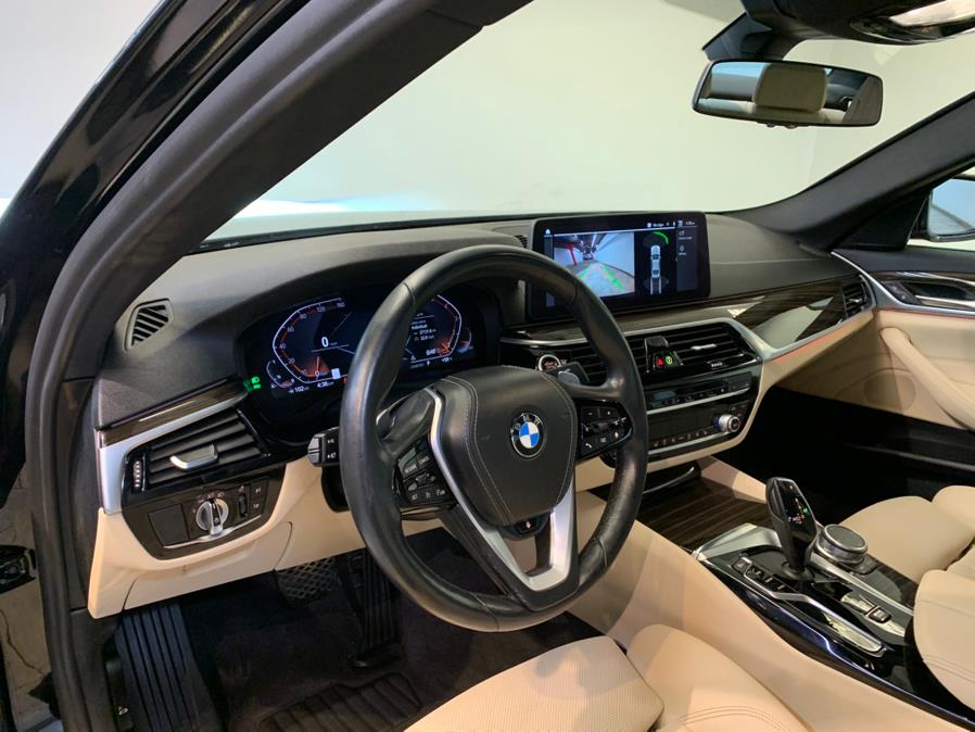 2022 BMW 5-Series 530i xDrive Sedan photo