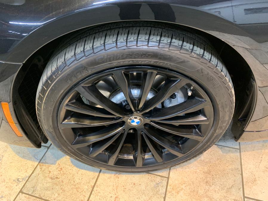 2022 BMW 5-Series 530i xDrive Sedan photo