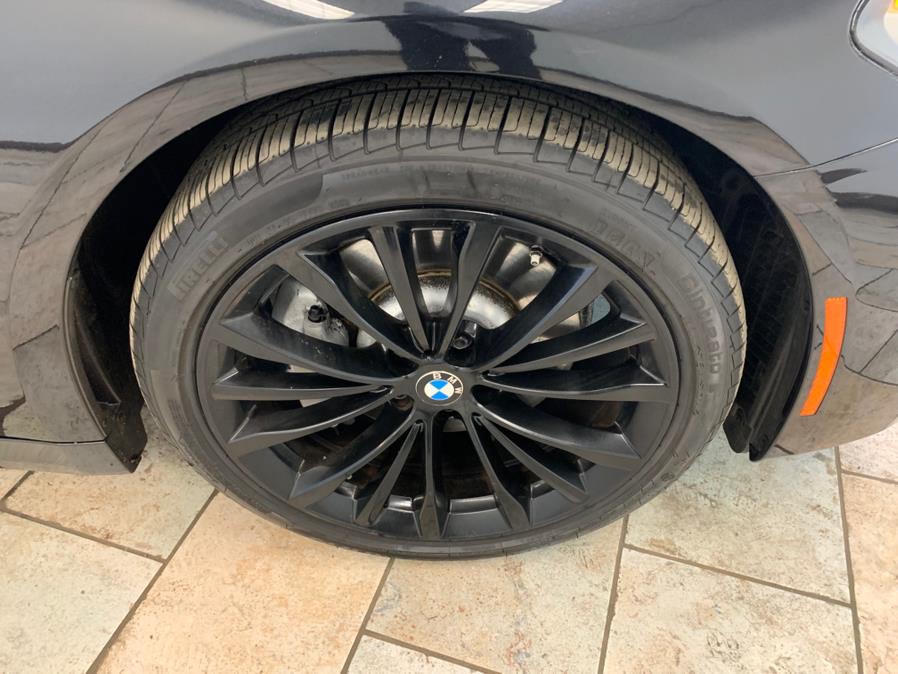 2022 BMW 5-Series 530i xDrive Sedan photo