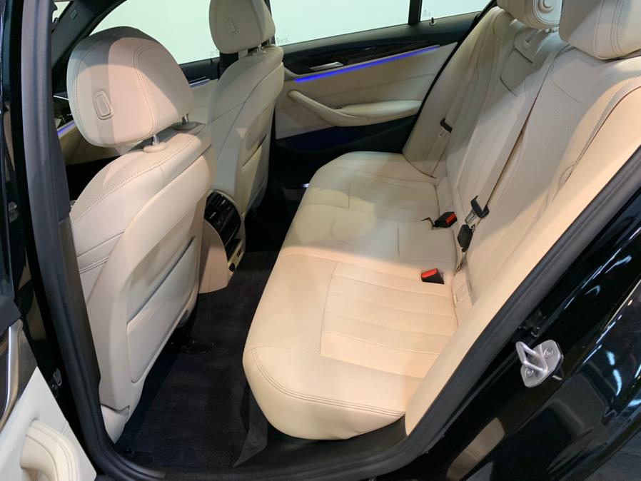 2022 BMW 5-Series 530i xDrive Sedan photo