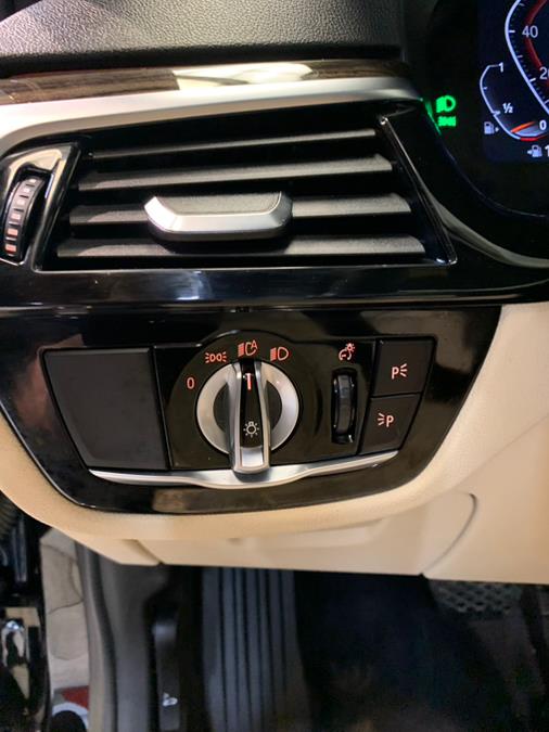 2022 BMW 5-Series 530i xDrive Sedan photo