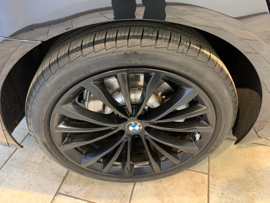 2022 BMW 5-Series 530i xDrive Sedan photo