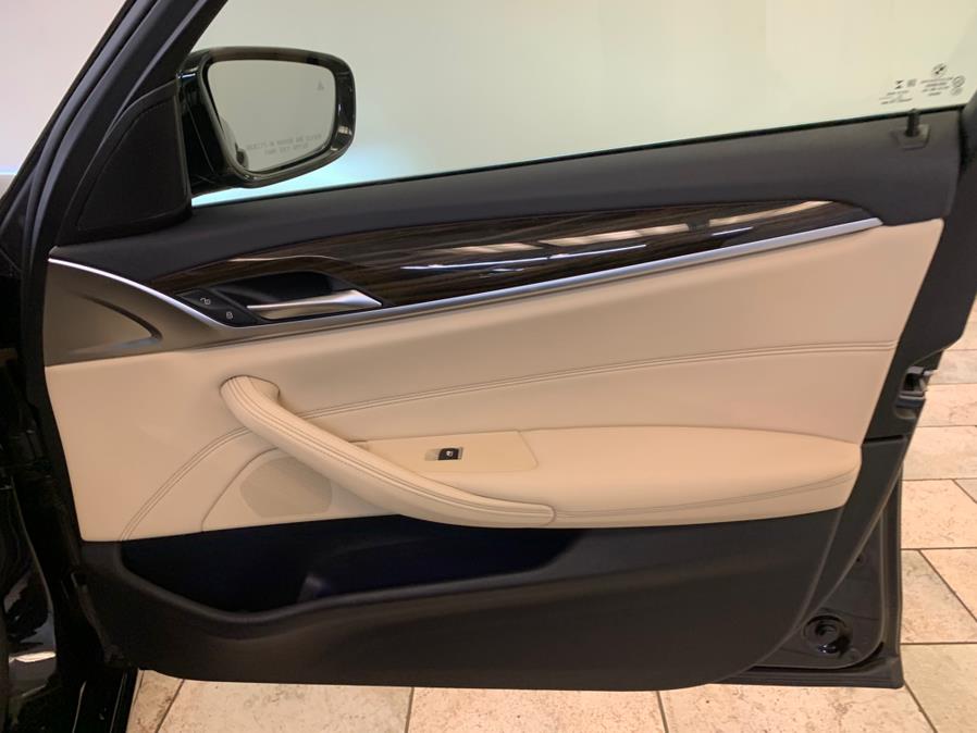 2022 BMW 5-Series 530i xDrive Sedan photo
