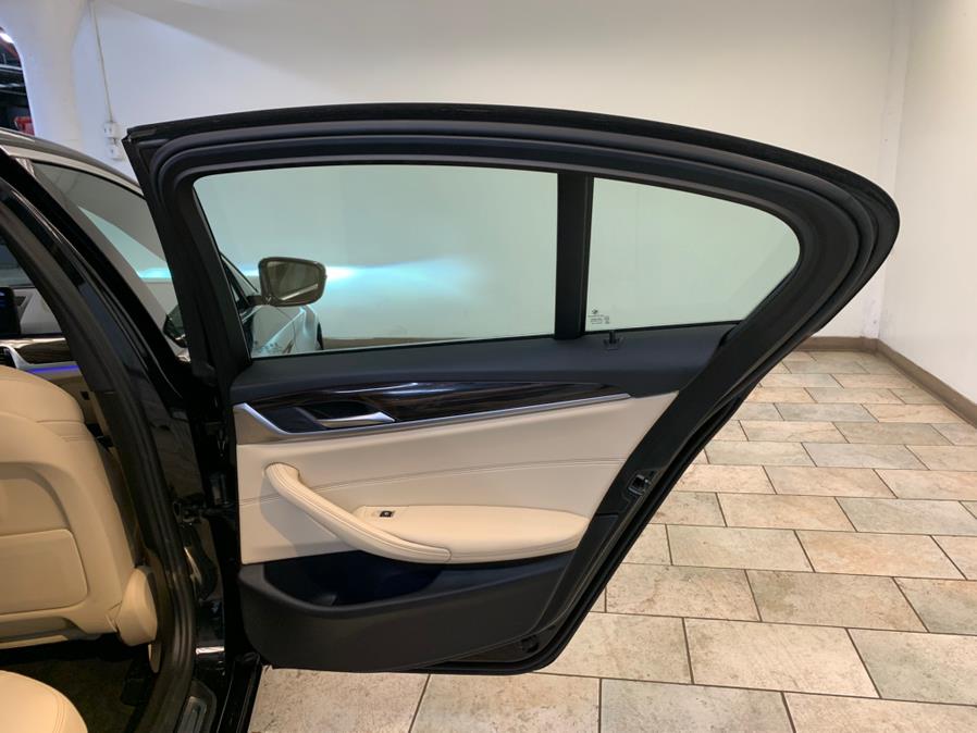 2022 BMW 5-Series 530i xDrive Sedan photo