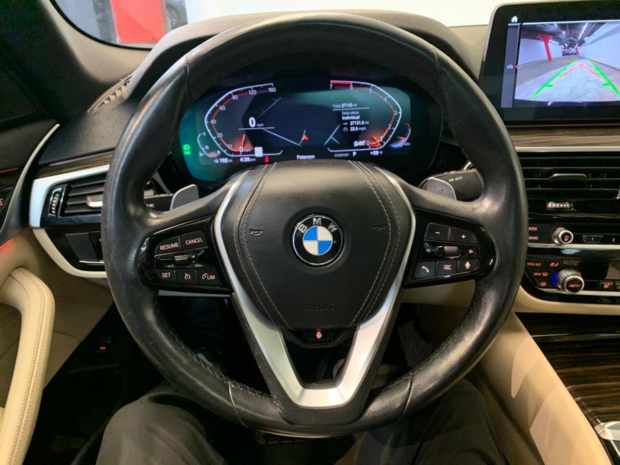 2022 BMW 5-Series 530i xDrive Sedan photo