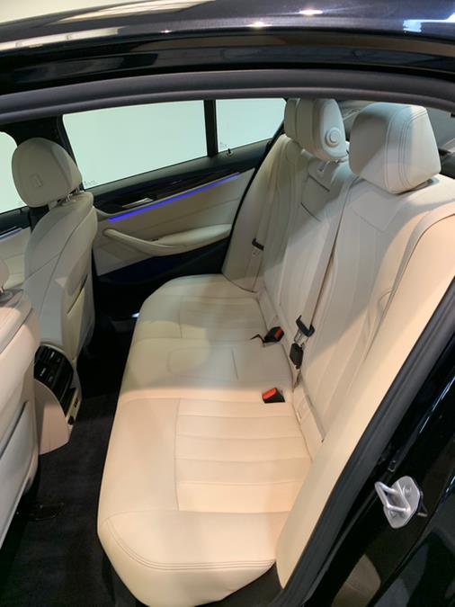 2022 BMW 5-Series 530i xDrive Sedan photo