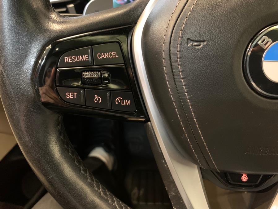 2022 BMW 5-Series 530i xDrive Sedan photo