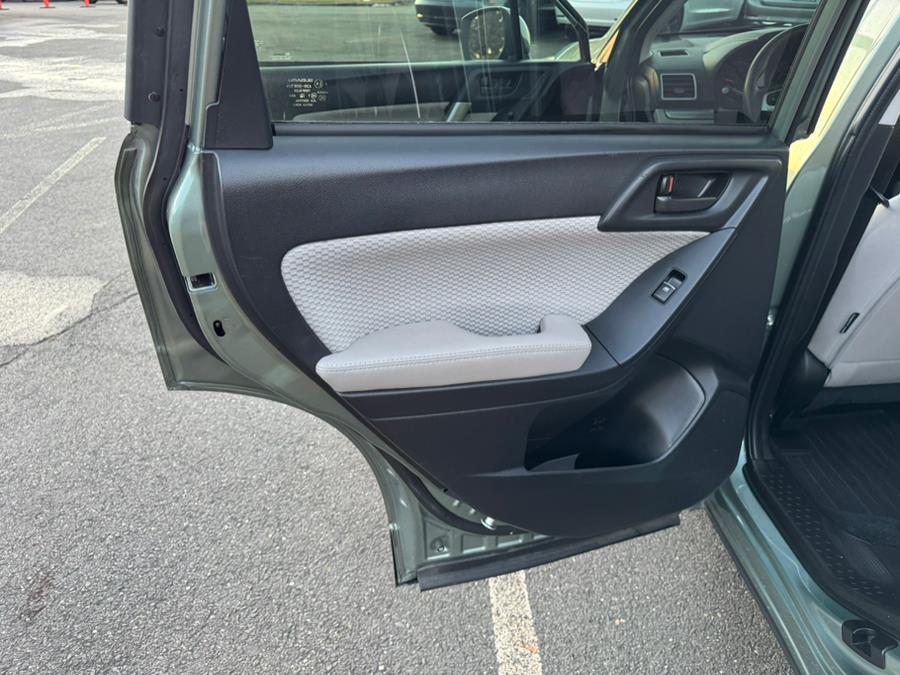 2017 Subaru Forester 2.5i Premium CVT photo