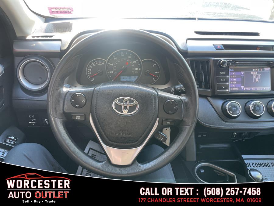 2016 Toyota RAV4 AWD 4dr LE (Natl) photo