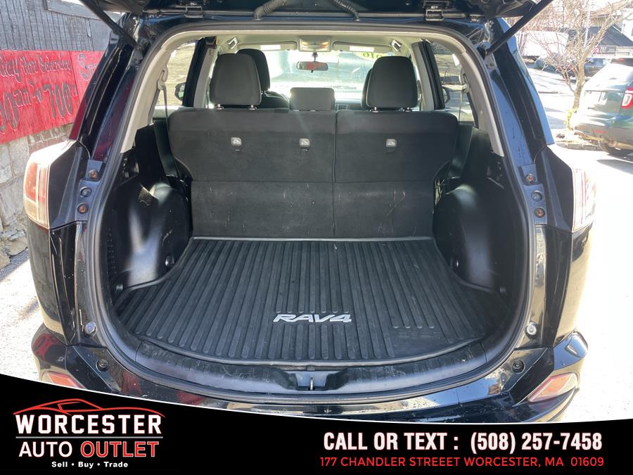 2016 Toyota RAV4 AWD 4dr LE (Natl) photo