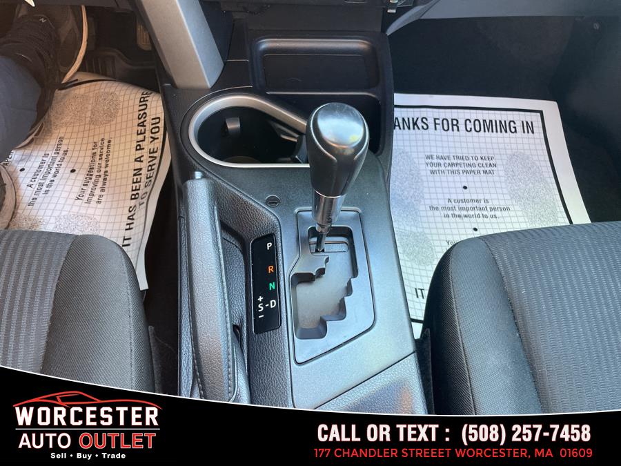 2016 Toyota RAV4 AWD 4dr LE (Natl) photo